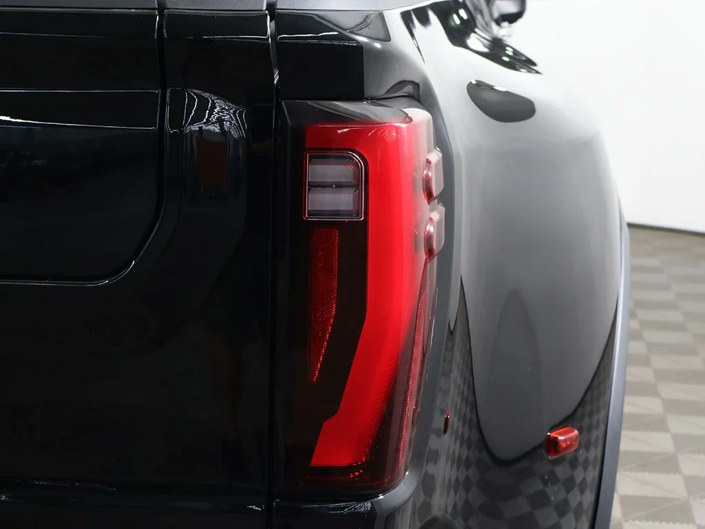 Car Image 9